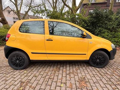 Gebraucht VW Fox 55 PS (40 kW) 2005 Gelb Kleinwagen
