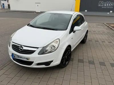 Używany Opel Corsa Innovation 69 KM (50 kW) 2010 Biały Hatchback