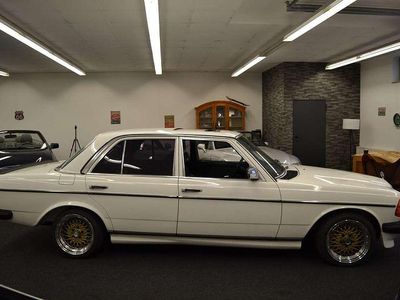 Gebraucht Mercedes 200 245 PS (180 kW) 1984 Classic weiss Limousine