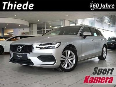 Gebraucht Volvo V60 Momentum 150 PS (110 kW) 2019 Silber metallic Kombi