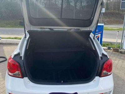 Gebraucht Chevrolet Cruze LTZ 163 PS (119 kW) 2013 Weiß Kombi