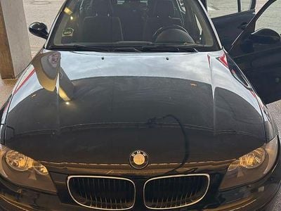 Gebraucht BMW 116 122 PS (89 kW) 2008 Schwarz Kleinwagen