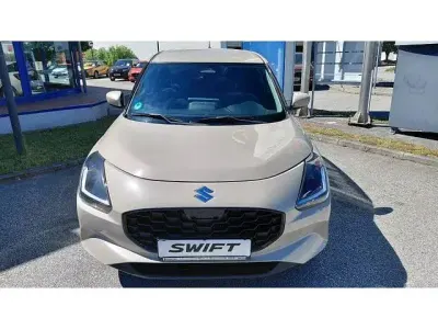 Gebraucht Suzuki Swift Comfort 83 PS (61 kW) 2024 Caravan ivory metallic Kleinwagen