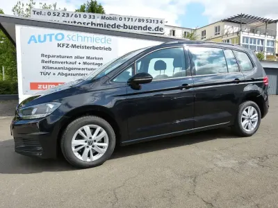 Gebraucht VW Touran Comfortline 150 PS (110 kW) 2024 Schwarz Van / Kleinbus