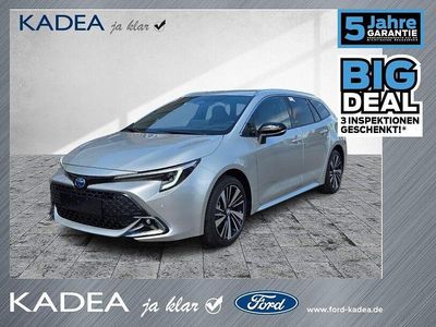 Neu Toyota Corolla 196 PS (144 kW) 2025 Platinum white pearl mc. Kombi