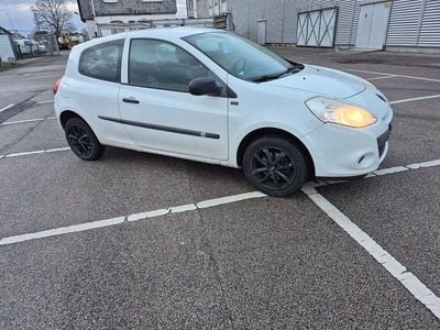 Gebraucht Renault Clio IV 75 PS (55 kW) 2012 Weiß Limousine