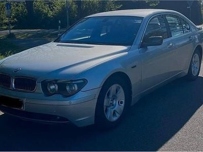 Gebraucht BMW 745 333 PS (244 kW) 2002 Silber Limousine