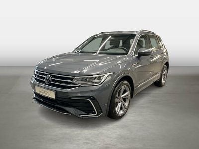 Gebraucht VW Tiguan R-line 150 PS (110 kW) 2023 Delfingrau (metallic) SUV