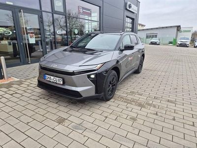 Gebraucht Toyota bZ4X Lounge 252 kW (343 PS) 2026 1l5)/ attitude black (218) (schwarz SUV