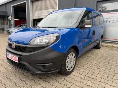 Gebraucht Fiat Doblò Basis 105 PS (77 kW) 2021 Blau Van / Kleinbus