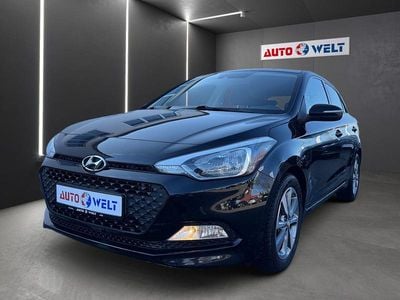 Gebraucht Hyundai i20 YES! Silver 75 PS (55 kW) 2015 Schwarz Kleinwagen