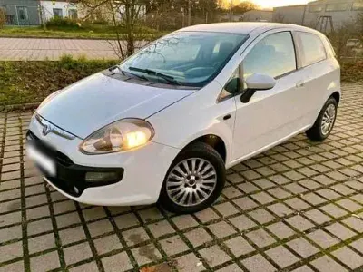 Gebraucht Fiat Grande Punto 69 PS (50 kW) 2010 Weiß Kleinwagen