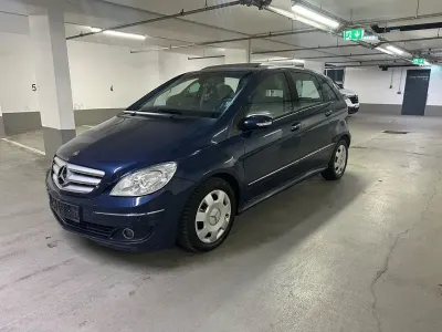 Gebraucht Mercedes B200 136 PS (100 kW) 2006 Blau Van / Kleinbus