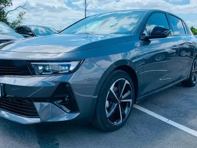 Gebraucht Opel Astra 131 PS (96 kW) 2024 Grau Kleinwagen