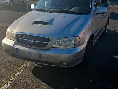 Gebraucht Kia Carnival 106 PS (77 kW) 2003 Silber Van / Kleinbus