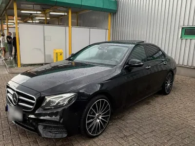 Gebraucht Mercedes E300 AMG line 245 PS (180 kW) 2019 Schwarz Limousine