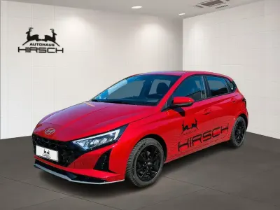 Gebraucht Hyundai i20 Trend 101 PS (74 kW) 2025 Rot Kleinwagen
