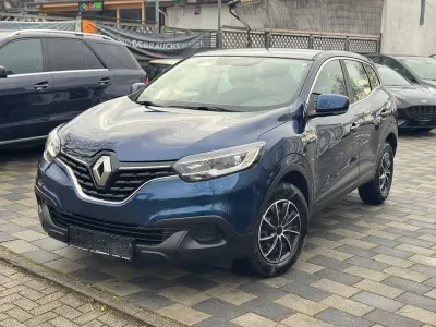 Gebraucht Renault Kadjar Life 131 PS (96 kW) 2016 Blau cosmos SUV