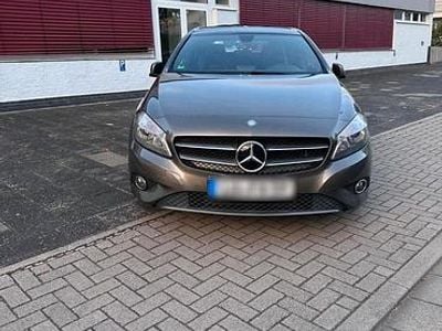 Grau Gebraucht 2013 Mercedes A180 Limousine | 9.500 € (Fairer Preis)