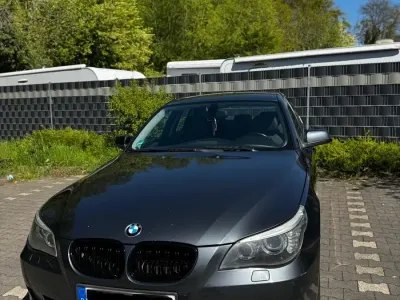 Gebraucht BMW 523 190 PS (139 kW) 2009 Grau Limousine