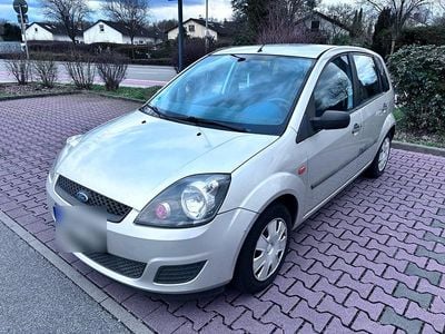 Gebraucht Ford Fiesta 68 PS (50 kW) 2007 Silber Kleinwagen