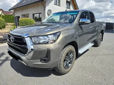 Gebraucht Toyota HiLux Sport 204 PS (150 kW) 2016 Silber metallic Pickup