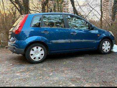Gebraucht Ford Fiesta 75 PS (55 kW) 2006 Blau Kleinwagen
