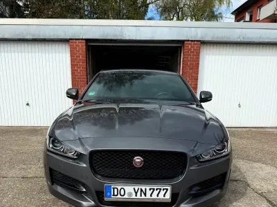 Gebraucht Jaguar XE R-Sport 179 PS (131 kW) 2018 Grau Limousine
