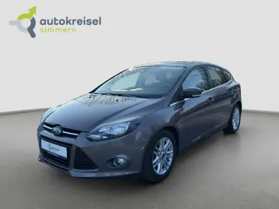 Używany Ford Focus Titanium 125 KM (91 kW) 2013 Brązowy Sedan/Limuzyna