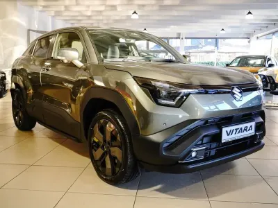 Gebraucht Suzuki e-Vitara Comfort+ 135 kW (184 PS) 2026 Grün SUV