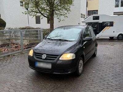 Gebraucht VW Fox 54 PS (39 kW) 2009 Schwarz Kleinwagen