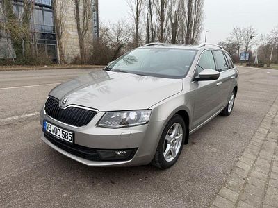 Grau Gebraucht 2013 Skoda Octavia Limousine | 10.398 € (Fairer Preis)