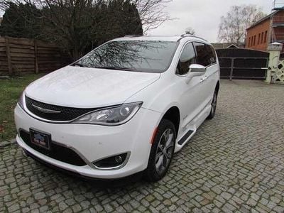 Weiß Gebraucht 2019 Chrysler Pacifica Limited SUV | 38.990 € (Teuer)
