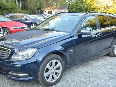 Gebraucht Mercedes C180 156 PS (114 kW) 2011 Blau Kombi