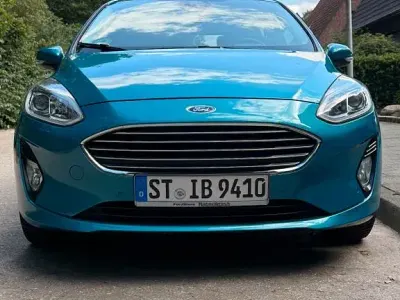 Gebraucht Ford Fiesta Titanium 101 PS (74 kW) 2018 Blau Kleinwagen