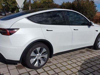 gebraucht Tesla Model Y Long Range Dual Motor AWD, trailer hitch negotiable