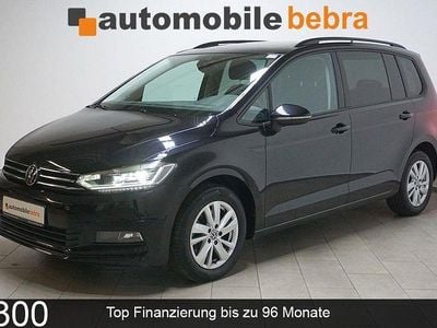 Deep black Gebraucht 2023 VW Touran Comfortline Van / Kleinbus | 32.490 € (Fairer Preis)