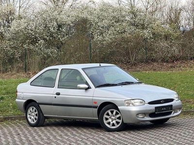 Silber Gebraucht 1998 Ford Escort Limousine | 2.500 €