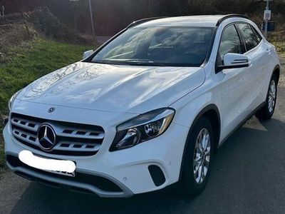 gebraucht Mercedes GLA180 Style EZ 04/2018