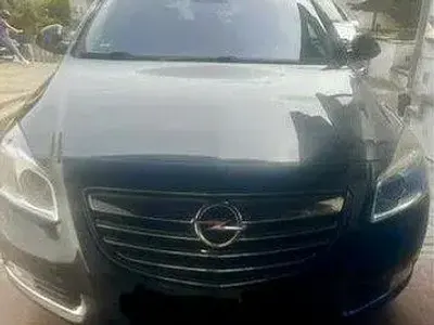 Gebraucht Opel Insignia Edition 160 PS (117 kW) 2010 Schwarz Kombi