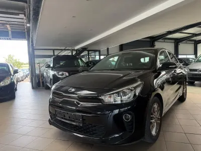 Gebraucht Kia Rio DREAM-TEAM Edition 99 PS (72 kW) 2017 Schwarz Limousine