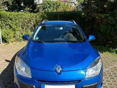 Gebraucht Renault Mégane 131 PS (96 kW) 2011 Blau Limousine