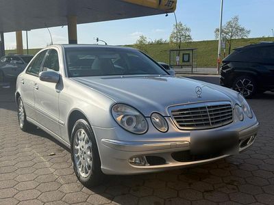 Gebraucht Mercedes E240 170 PS (125 kW) 2002 Silber Limousine