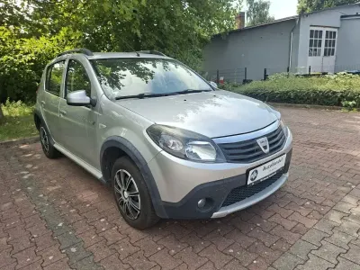 Gebraucht Dacia Sandero Stepway 84 PS (61 kW) 2011 Grau Limousine