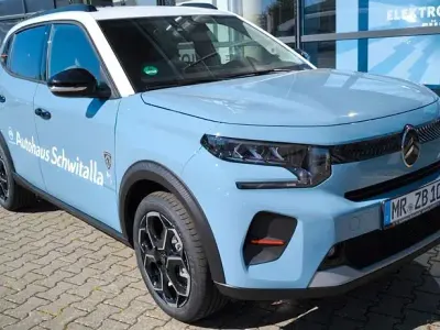 Neu Citroën C3 101 PS (74 kW) 2026 Blau SUV