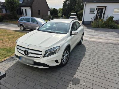 Mercedes GLA200
