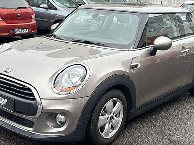 Usata Mini ONE 102 CV (75 kW) 2016 Argento Utilitaria