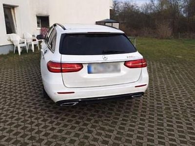 Gebraucht Mercedes E220 194 PS (142 kW) 2017 Weiß Kombi