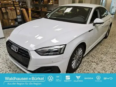 Gebraucht Audi A5 Sportback Comfort 150 PS (110 kW) 2022 Ibisweiß Kleinwagen