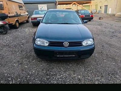 Usata VW Golf IV 75 CV (55 kW) 2000 Blu Utilitaria